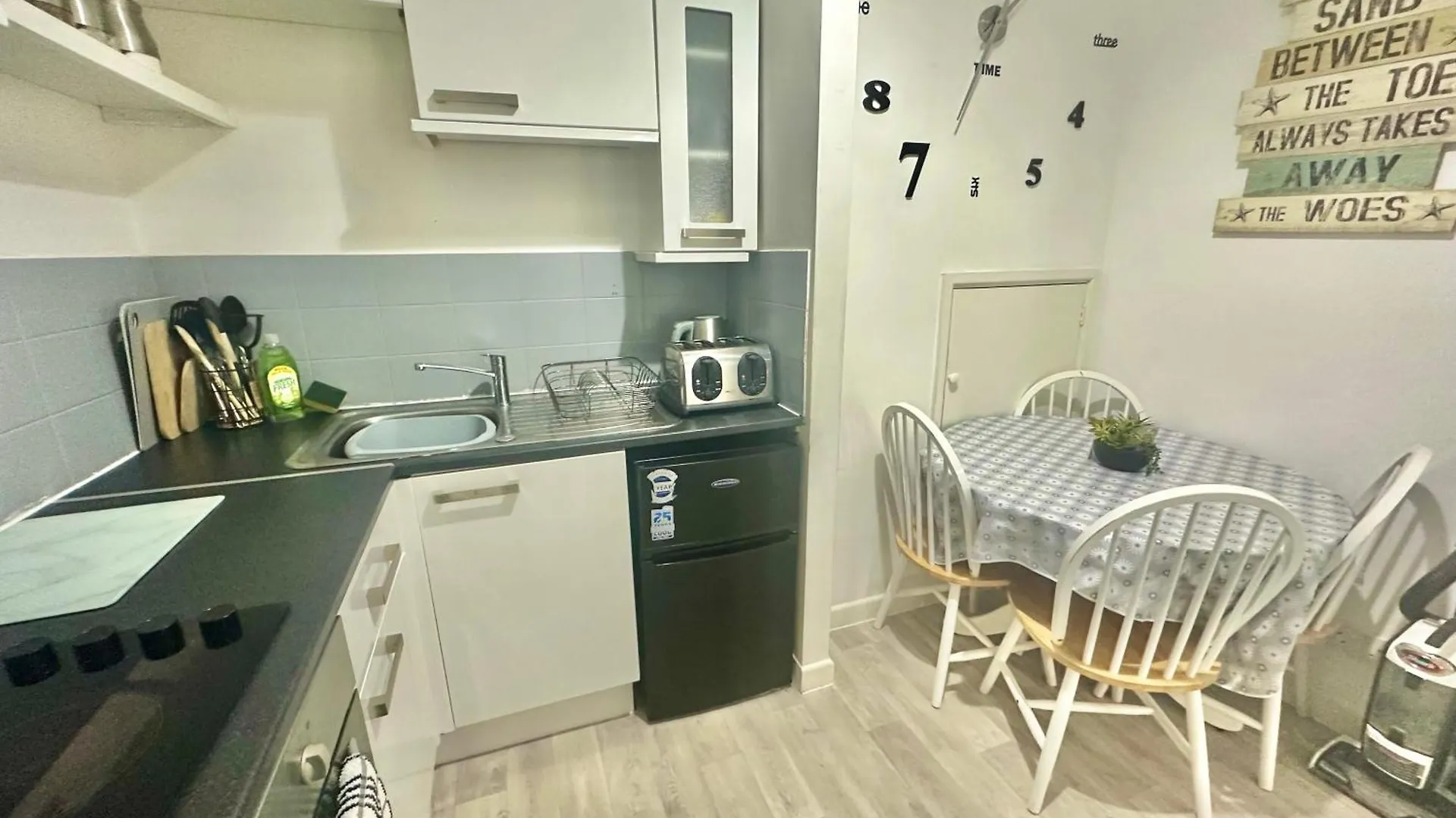 Homely Apartment In The Heart Of Town Centre - Sleeps 6 Bournemouth 0*,